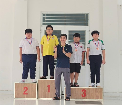 Môn đẩy gậy và kéo co - Giải Thể thao Học sinh Huyện Nhà Bè năm học 2024 - 2025